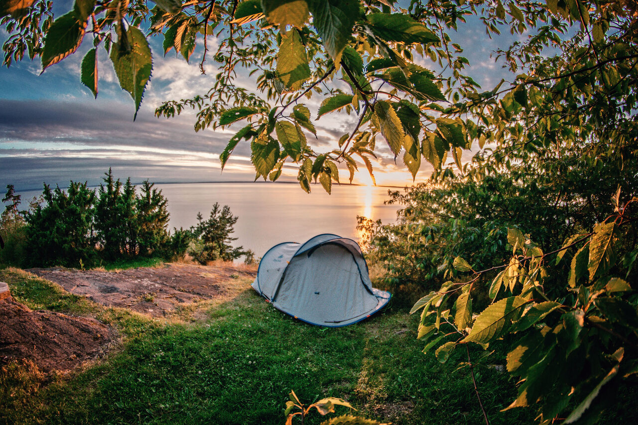 cliff-camping